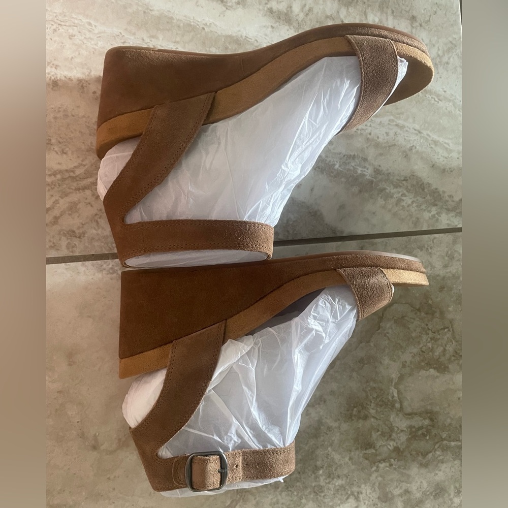 NWT Lucky Brand LK Karston Suede Sandal Wedges - Picture 4 of 15